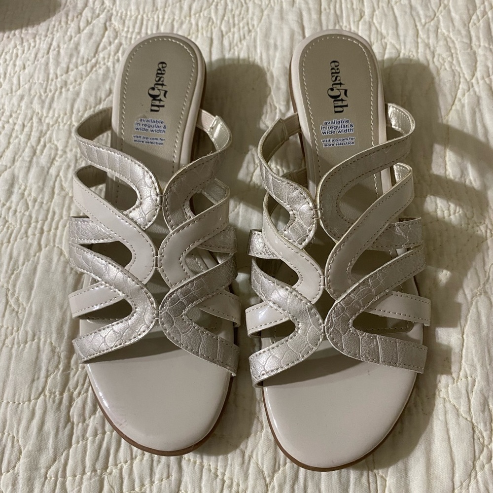 8.5M East 5th Silver Cream Wedges